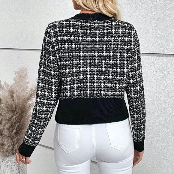 Black and White Casual Women's Plaid Pattern Button Front Cardigan - Picture 2 of 6